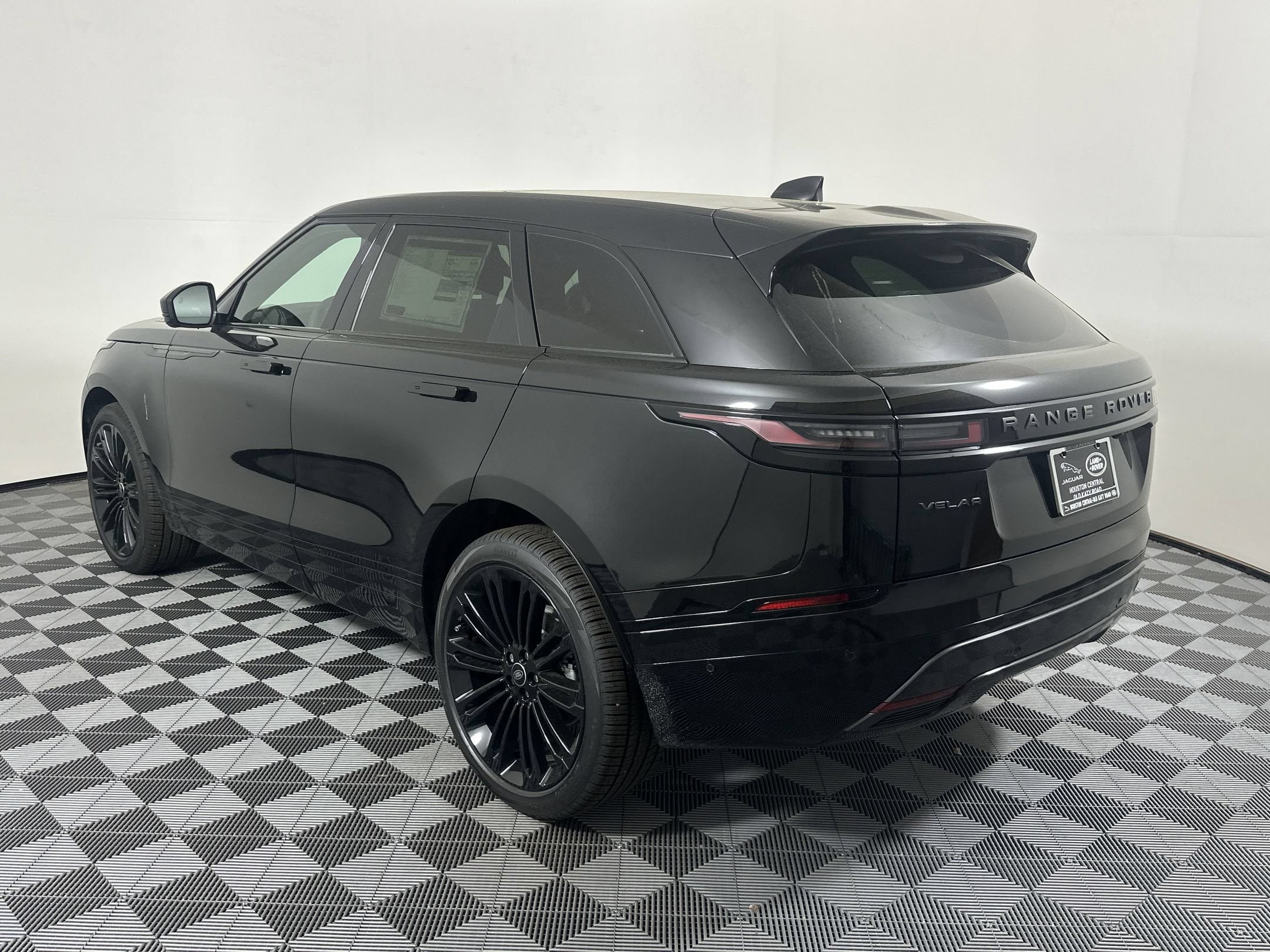 land rover range rover velar 2026 SALYL2FU5TA813714 image land rover range rover velar 2026 SALYL2FU5TA813714 image